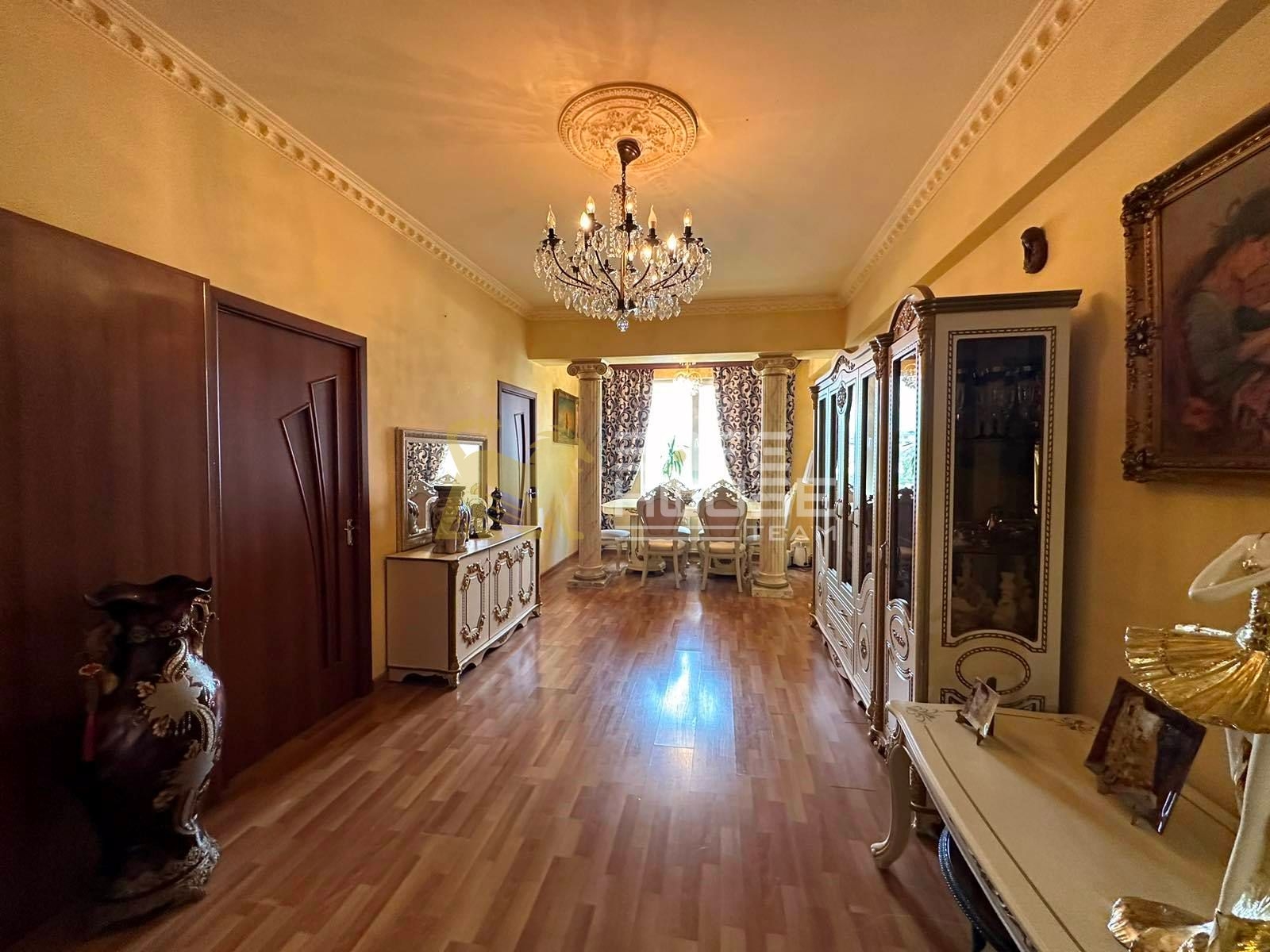Վաճառքի 3 սենյականոց բնակարան