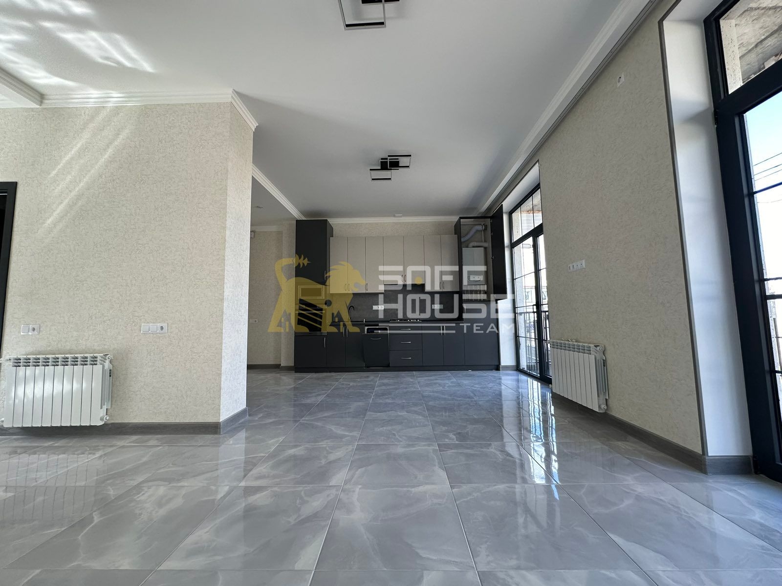 Վաճառքի 4 սենյականոց Թաուն Հաուս