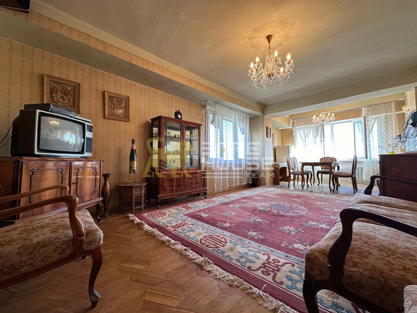 Վաճառքի 4 սենյականոց բնակարան