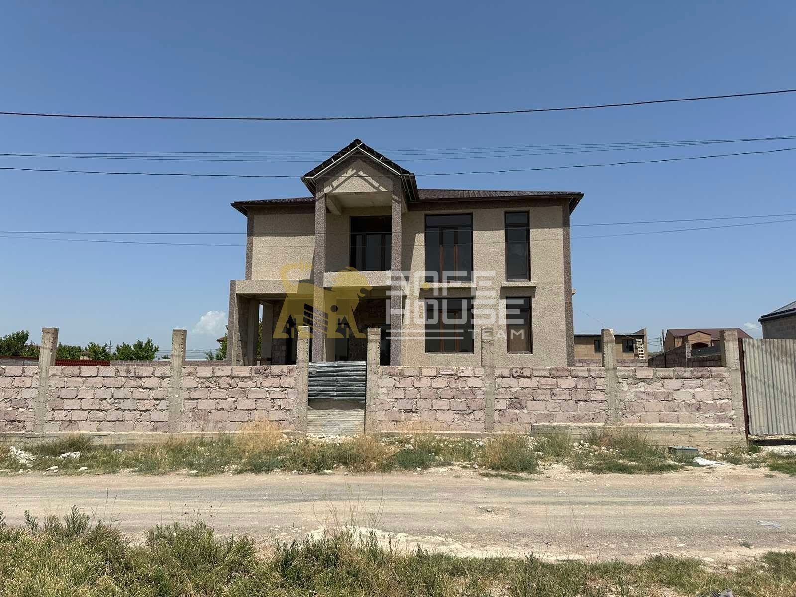 Վաճառքի շքեղ առանձնատուն
