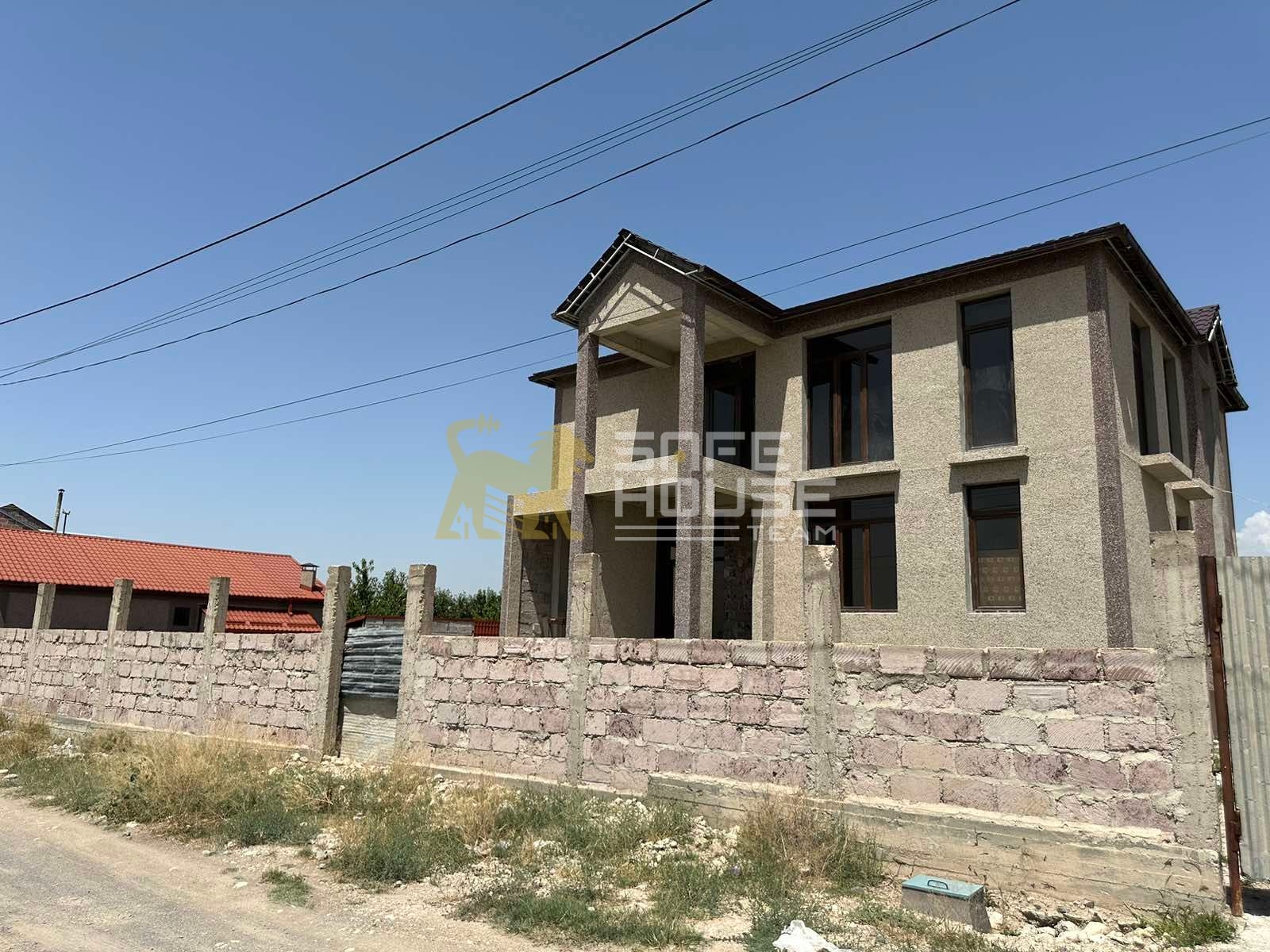 Վաճառքի շքեղ առանձնատուն