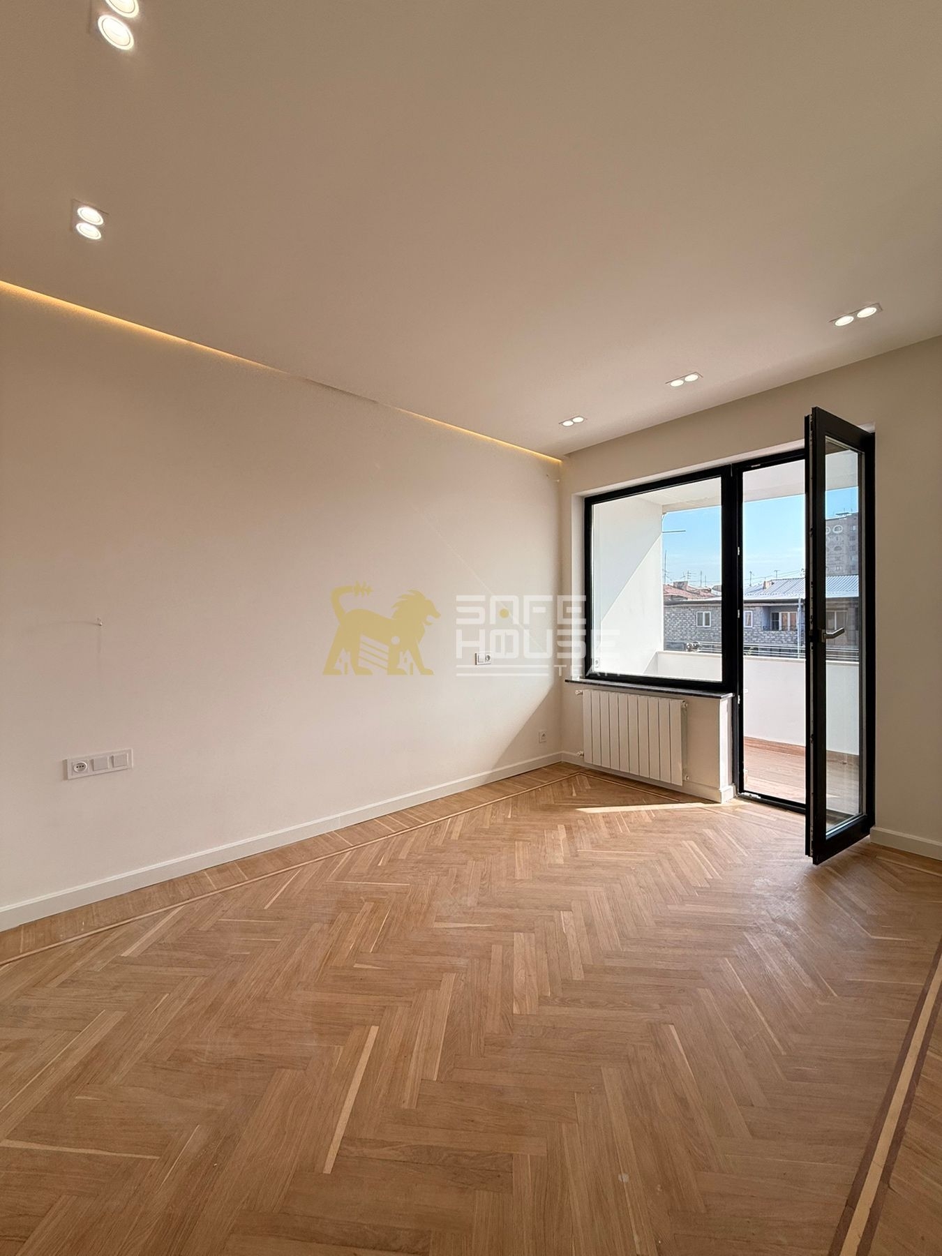 Վաճառքի 3 սենյականոց բնակարան 