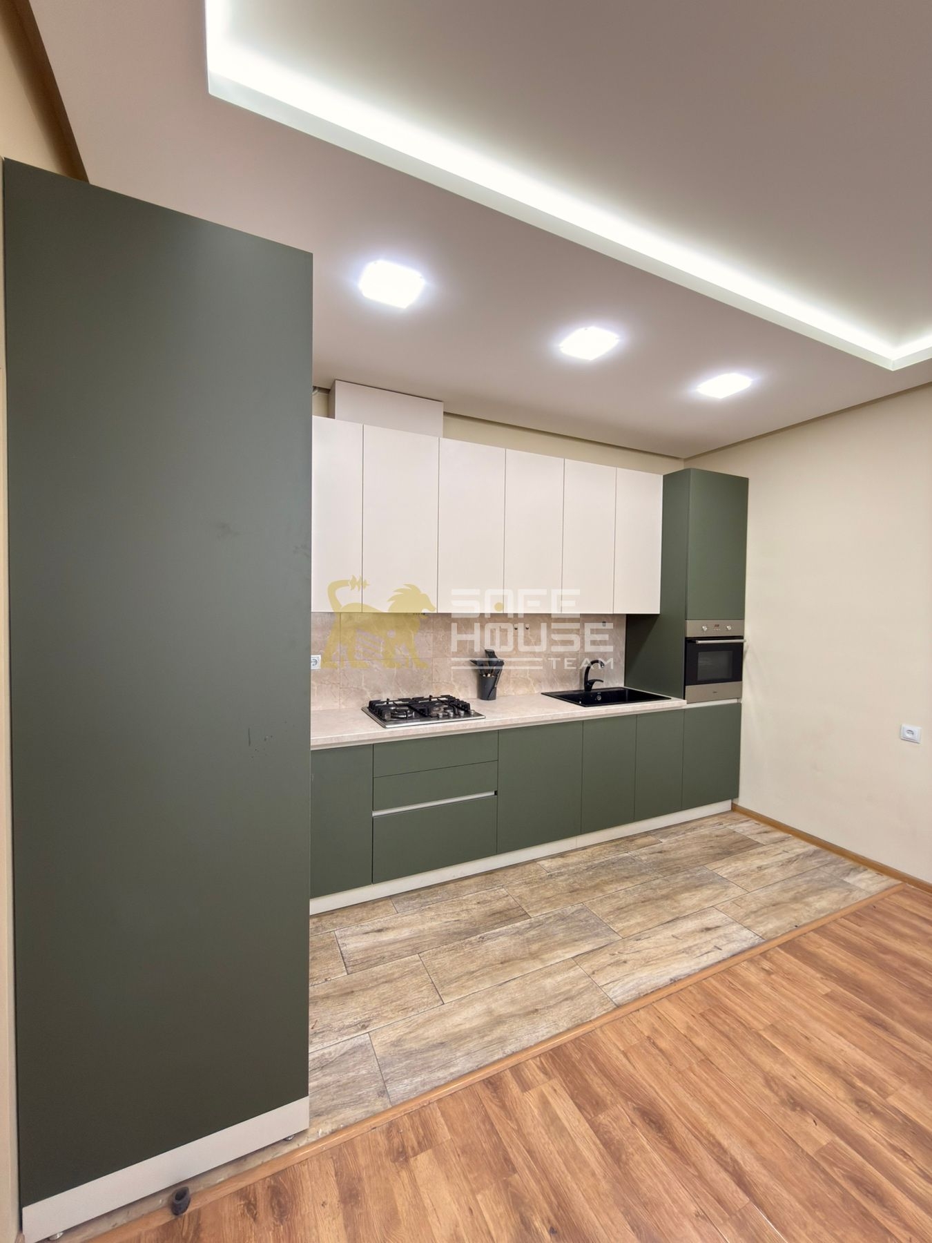 Վաճառքի 3 սենյականոց բնակարան 