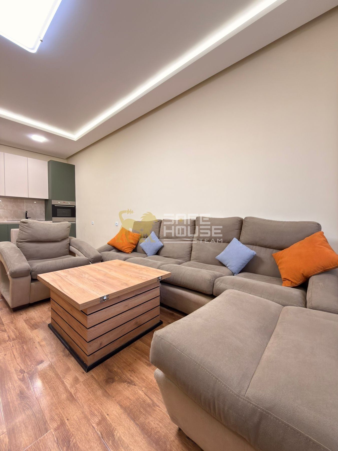 Վարձակալության 3 Սենյականոց Բնակարան,  Վերանորոգված, Կահավորված, Արևկող։