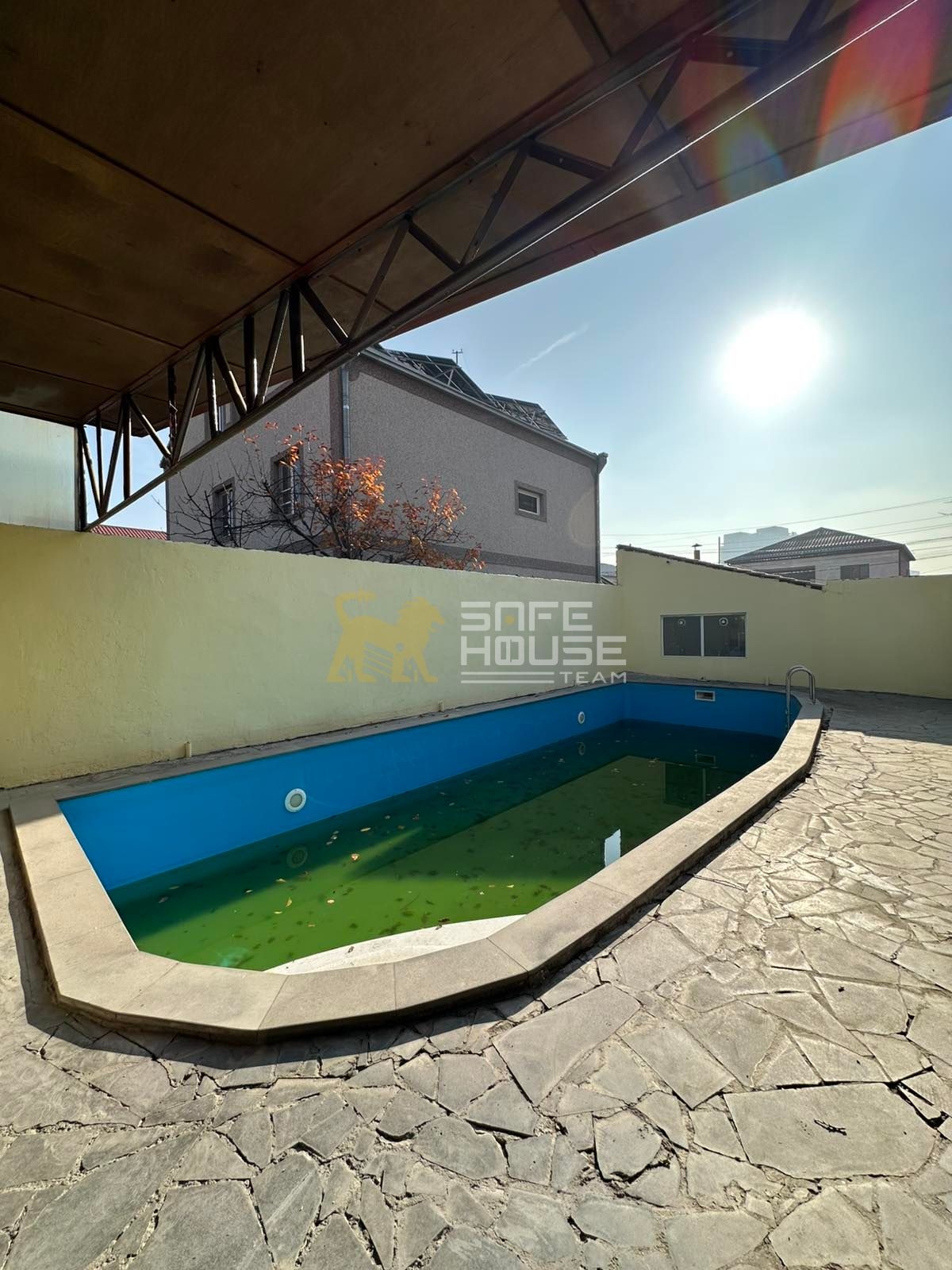 Վաճառքի ընդարձակ առանձնատուն