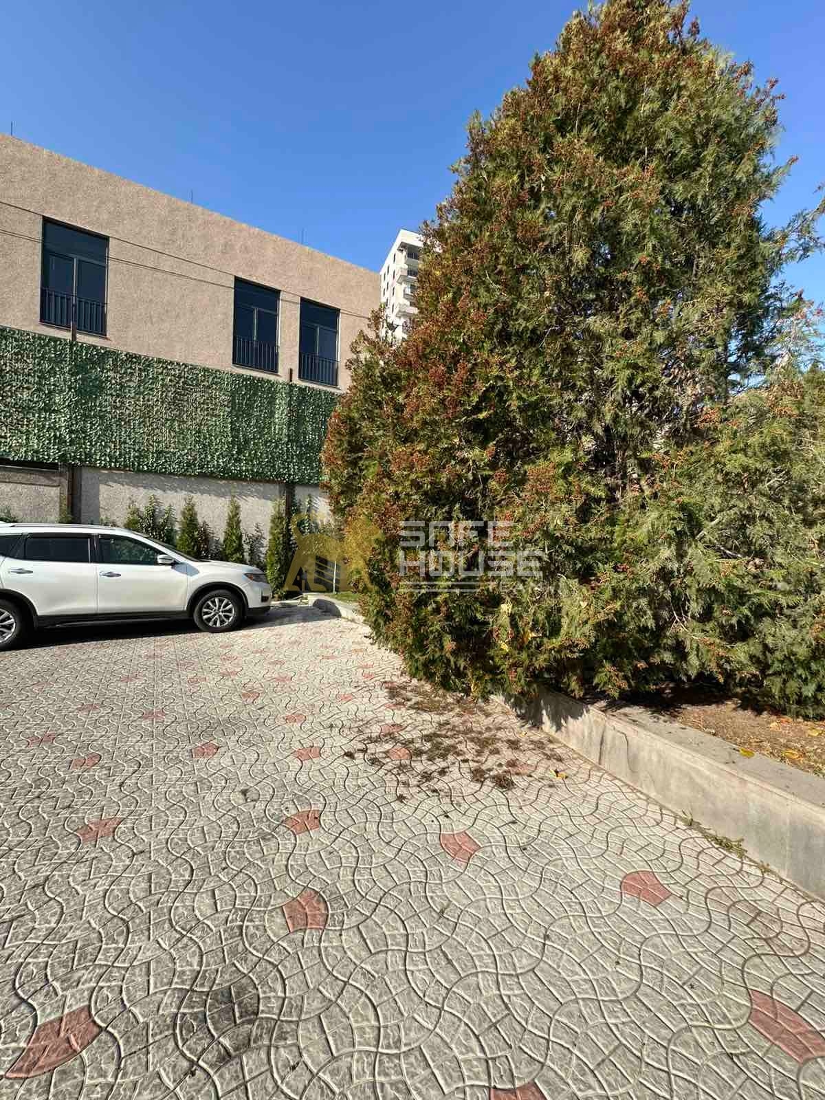 Վաճառքի ընդարձակ առանձնատուն