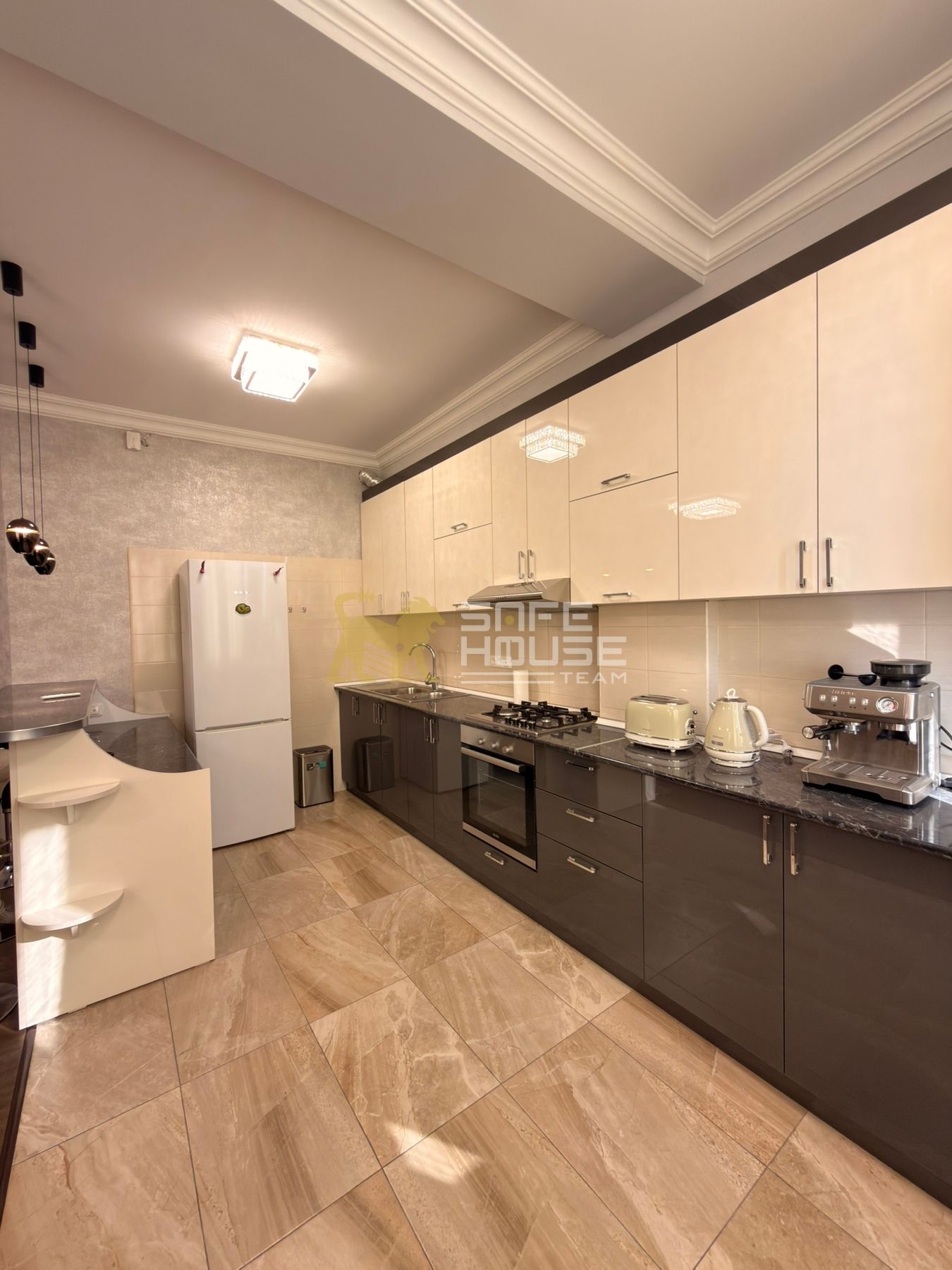 Վաճառքի 3 սենյականոց բնակարան 