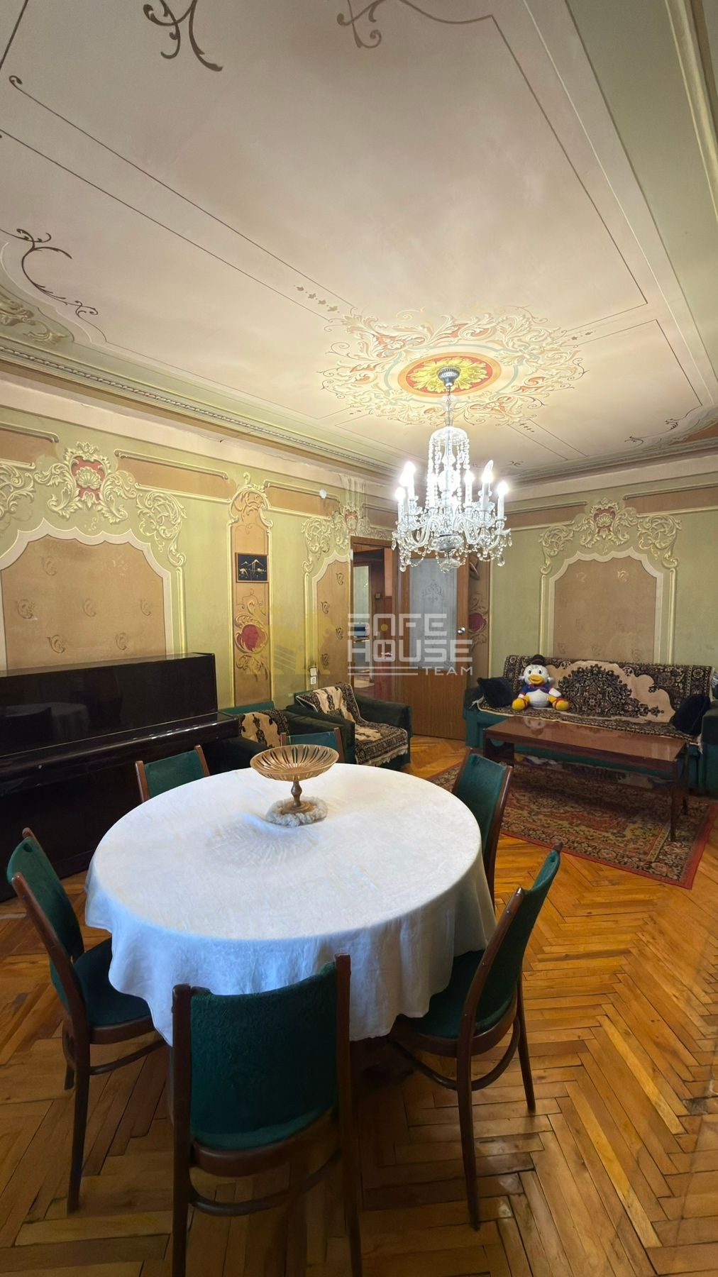 Վաճառքի 4 սենյականոց բնակարան 