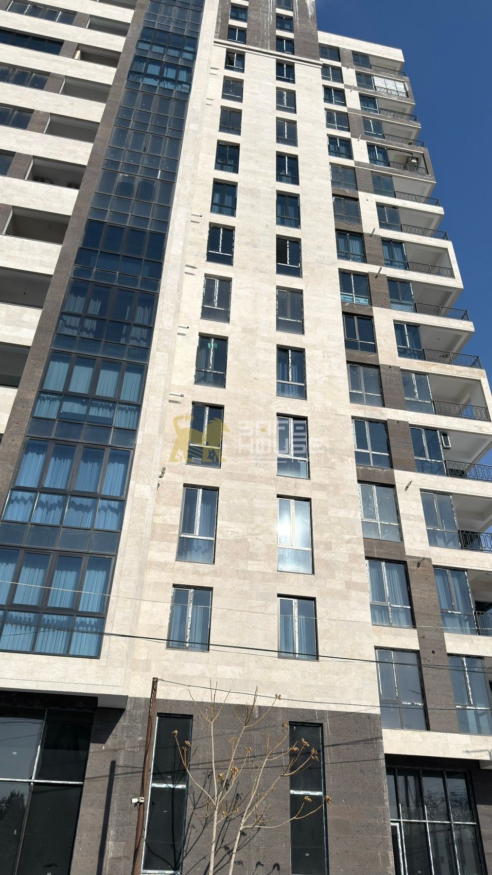 Վաճառքի 4 սենյականոց բնակարան