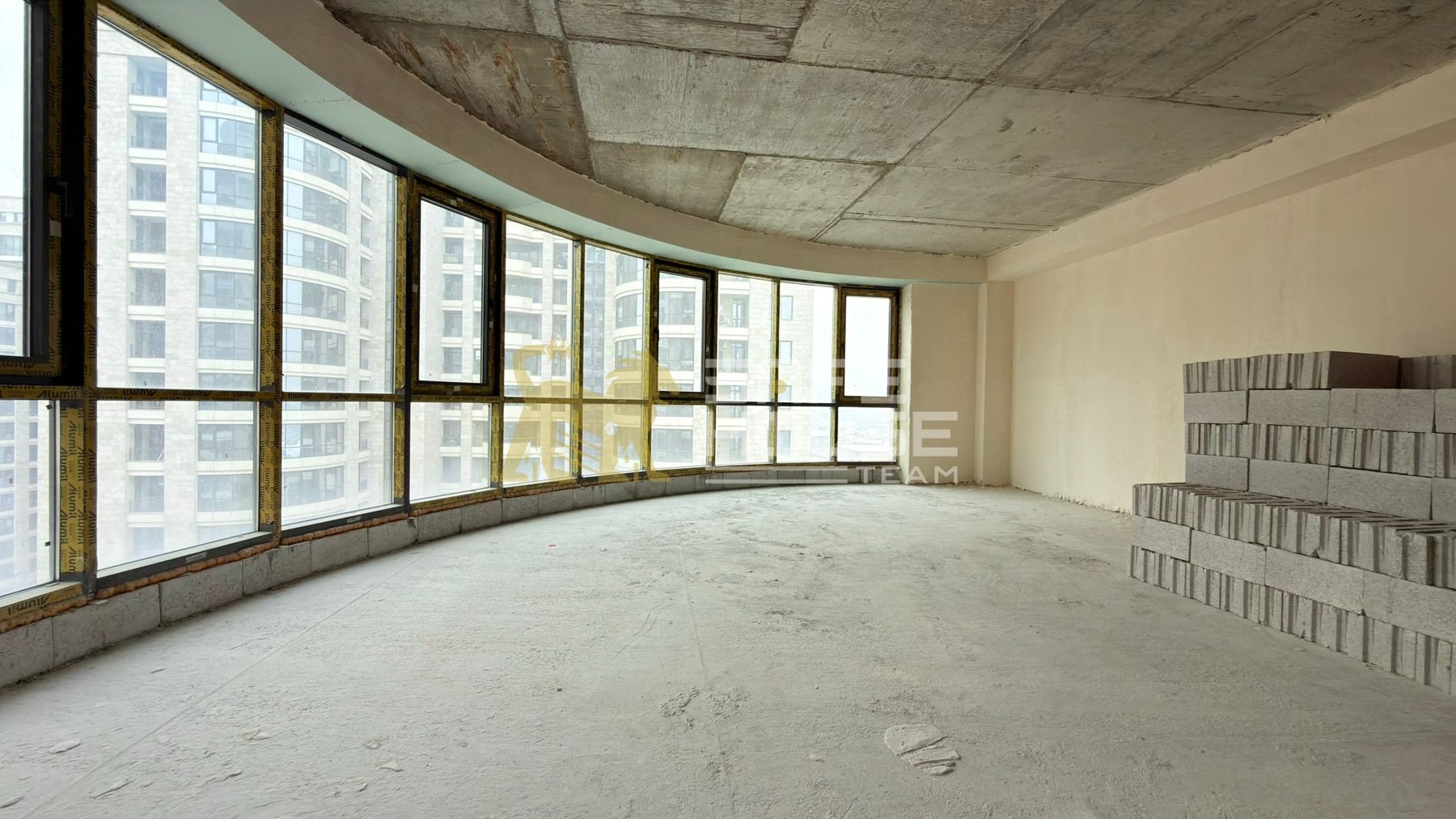 Վաճառքի 3 սենյականոց բնակարան 