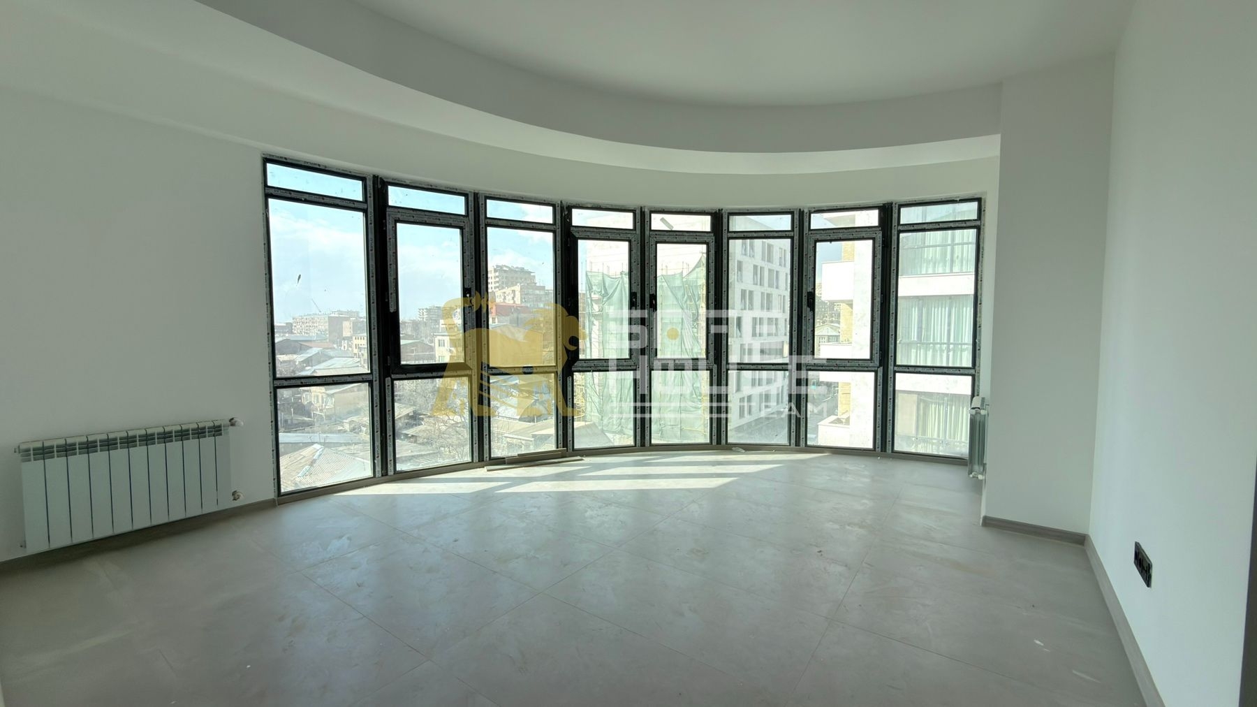 Վաճառքի 4 սենյականոց բնակարան