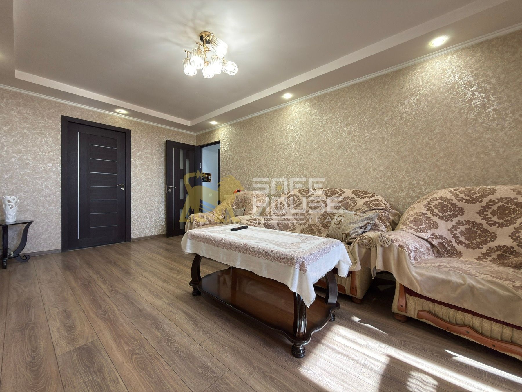 Վաճառքի 3 սենյականոց բնակարան 