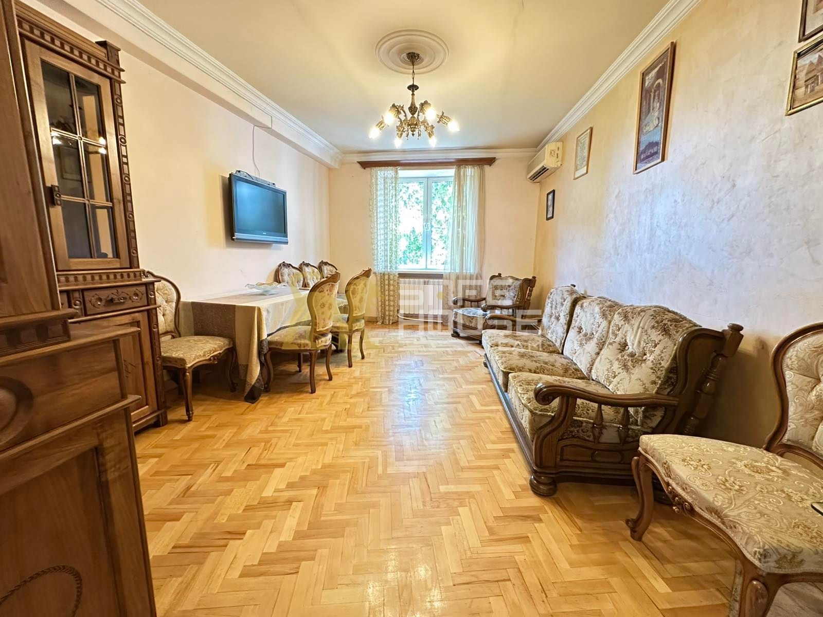 Վաճառքի 3 սենյականոց բնակարան 