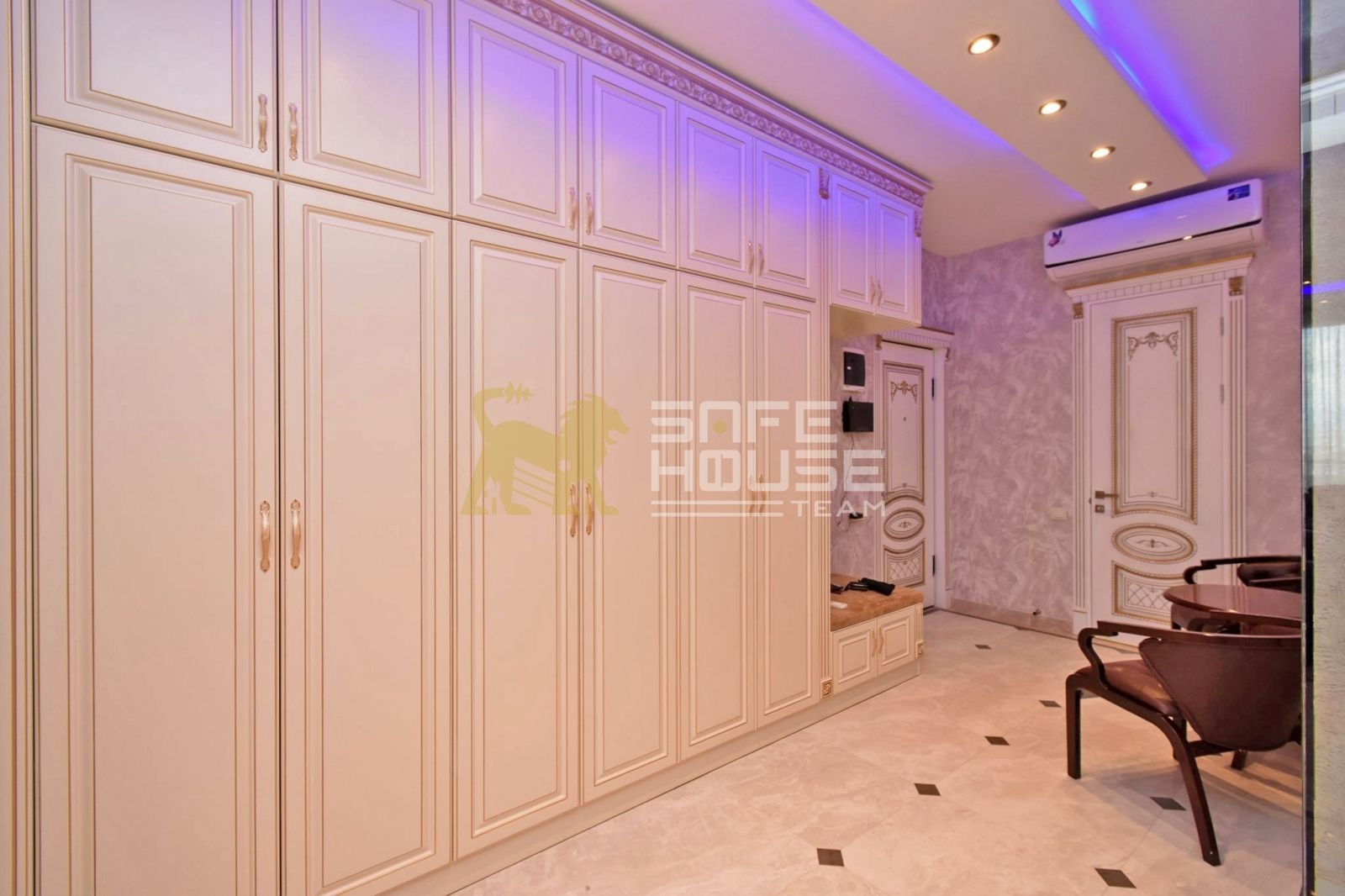 Վաճառքի 4 սենյականոց բնակարան