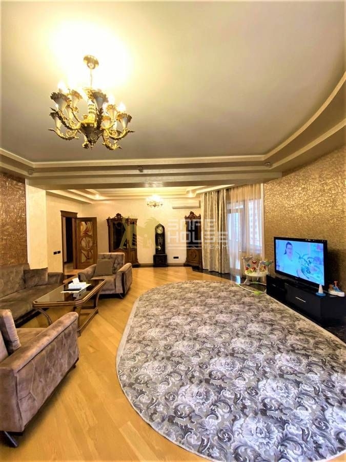 Վաճառքի 4 սենյականոց բնակարան