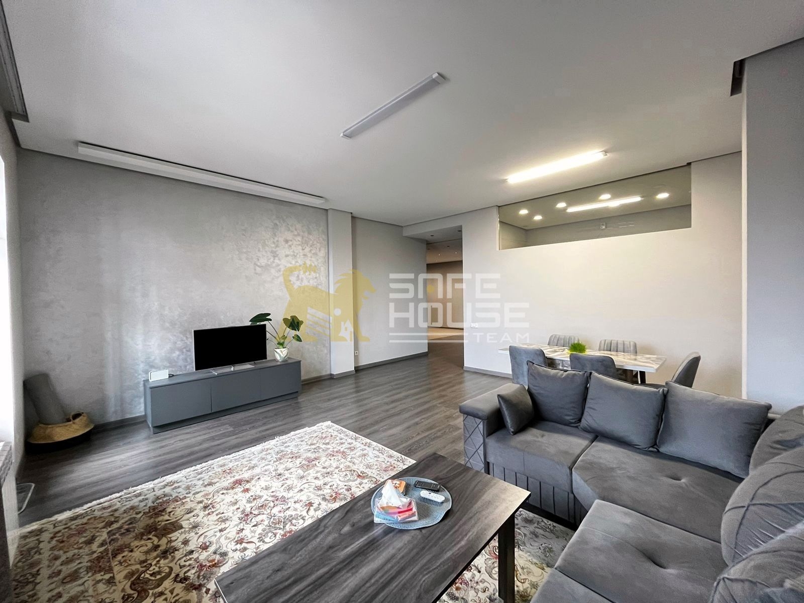 Վաճառքի 4 սենյականոց բնակարան