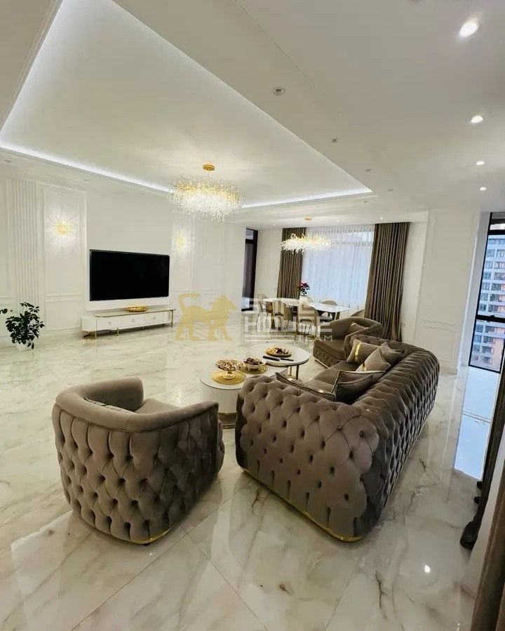 3 սենյականոց բնակարան նորակառույց շենքում Արամի փողոցում, 135 քմ, 12/13 հարկ