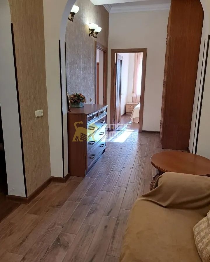 Վարձակալության 3 սենյականոց բնակարան