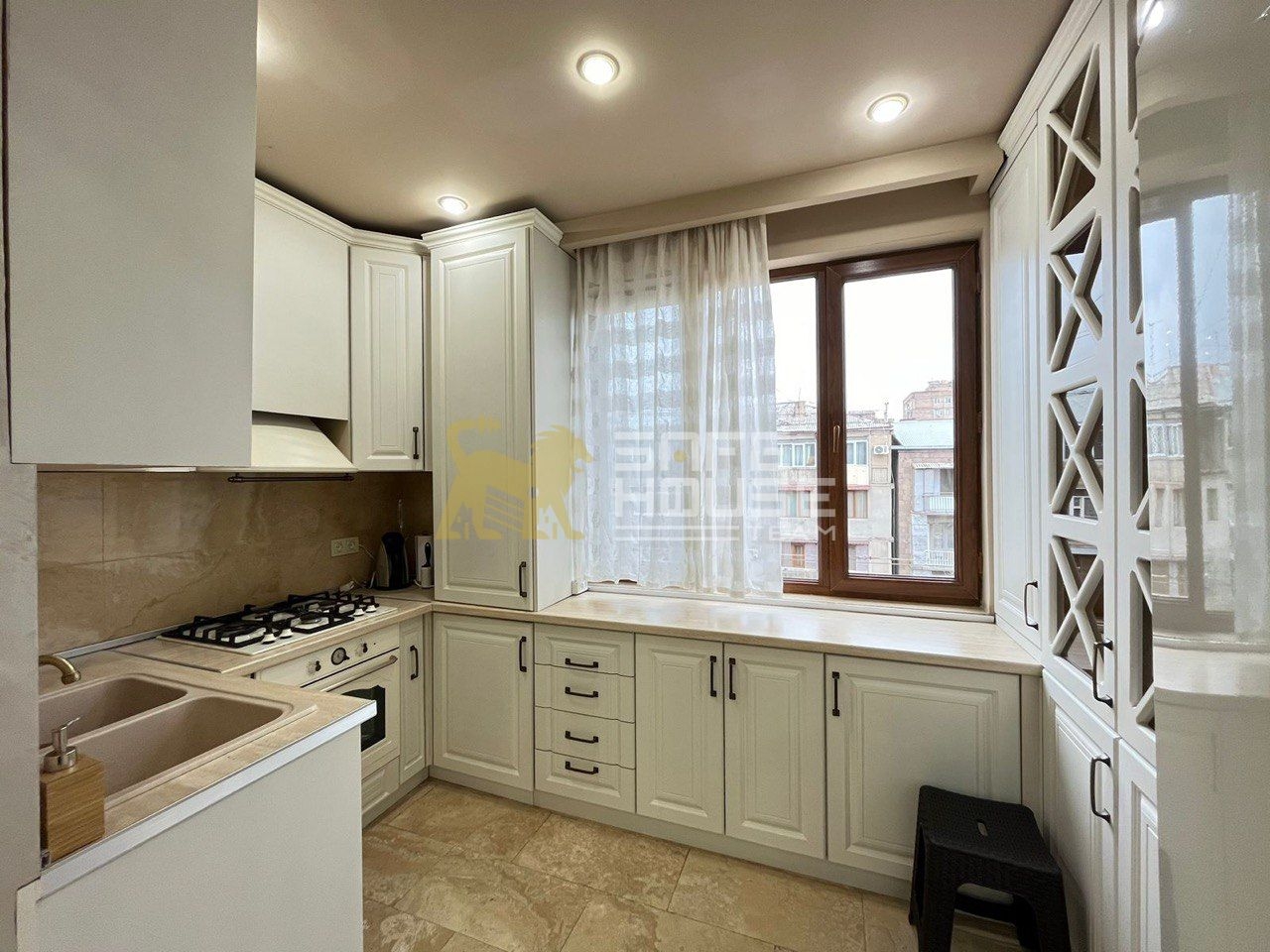 Վարձակալության 3 սենյականոց բնակարան