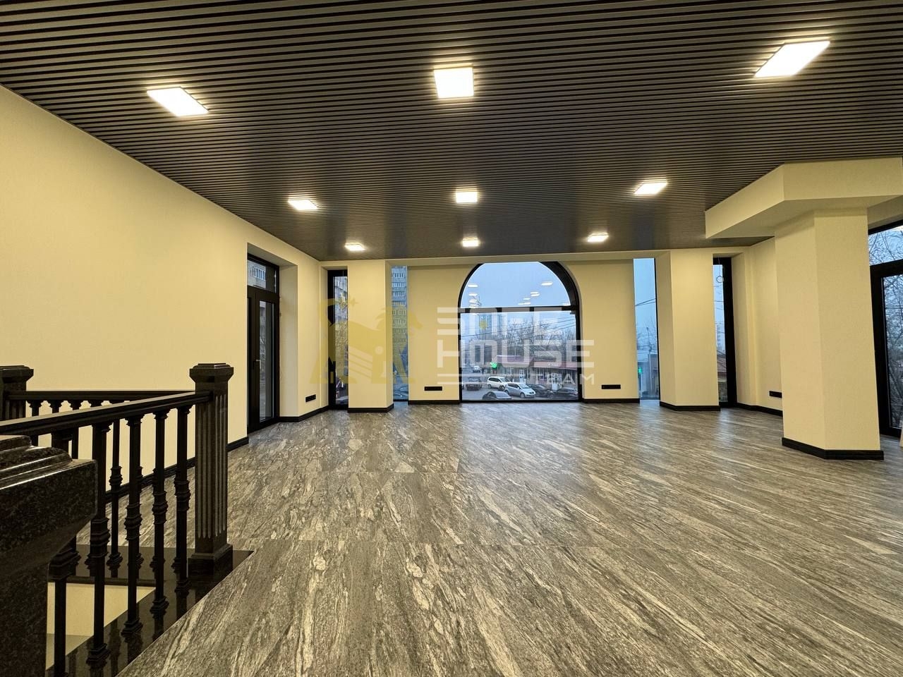 Վարձակալության ունեվերսալ տարածք 