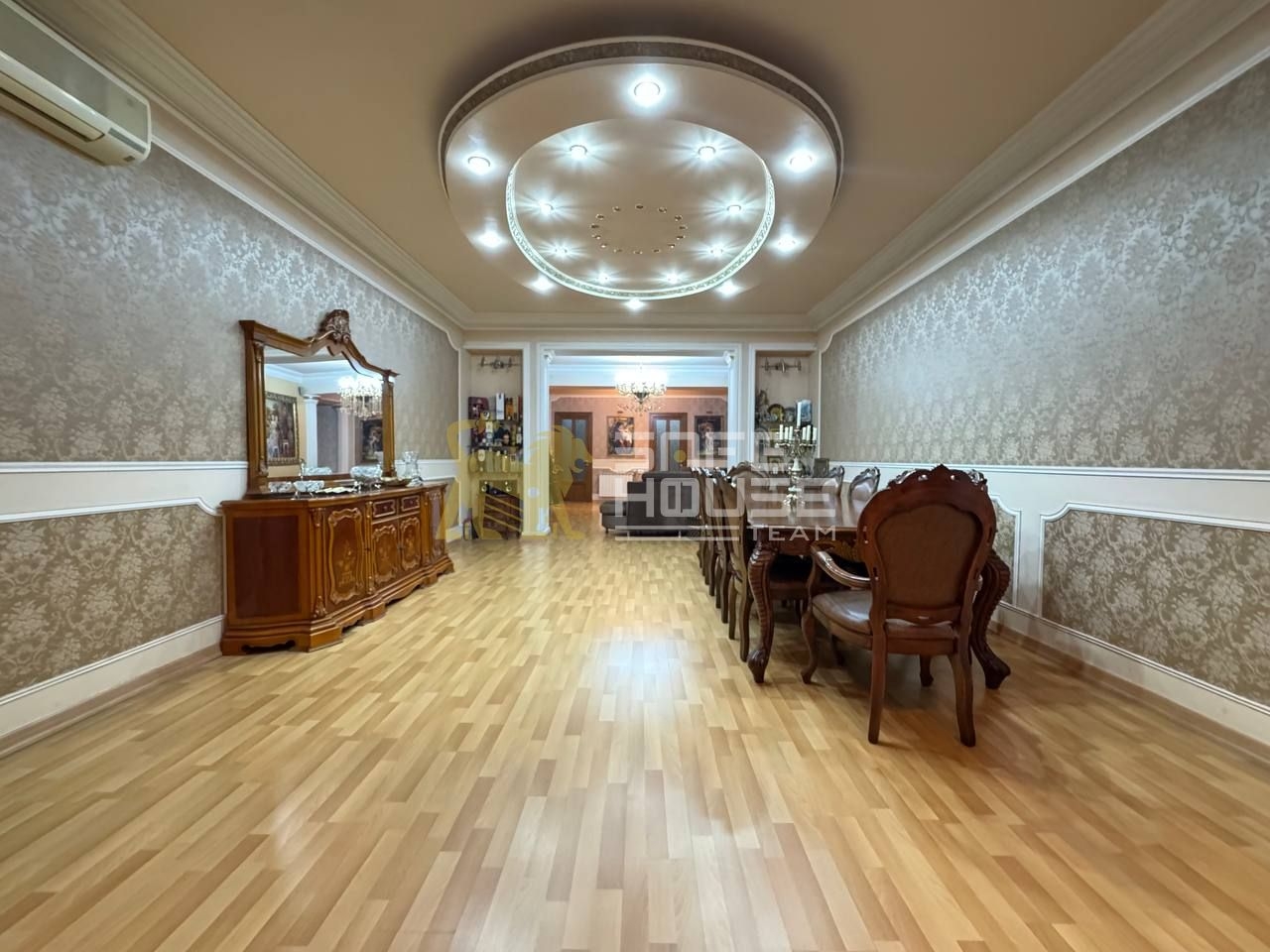 Ընդաձակ բնակարան Կենտրոնում 