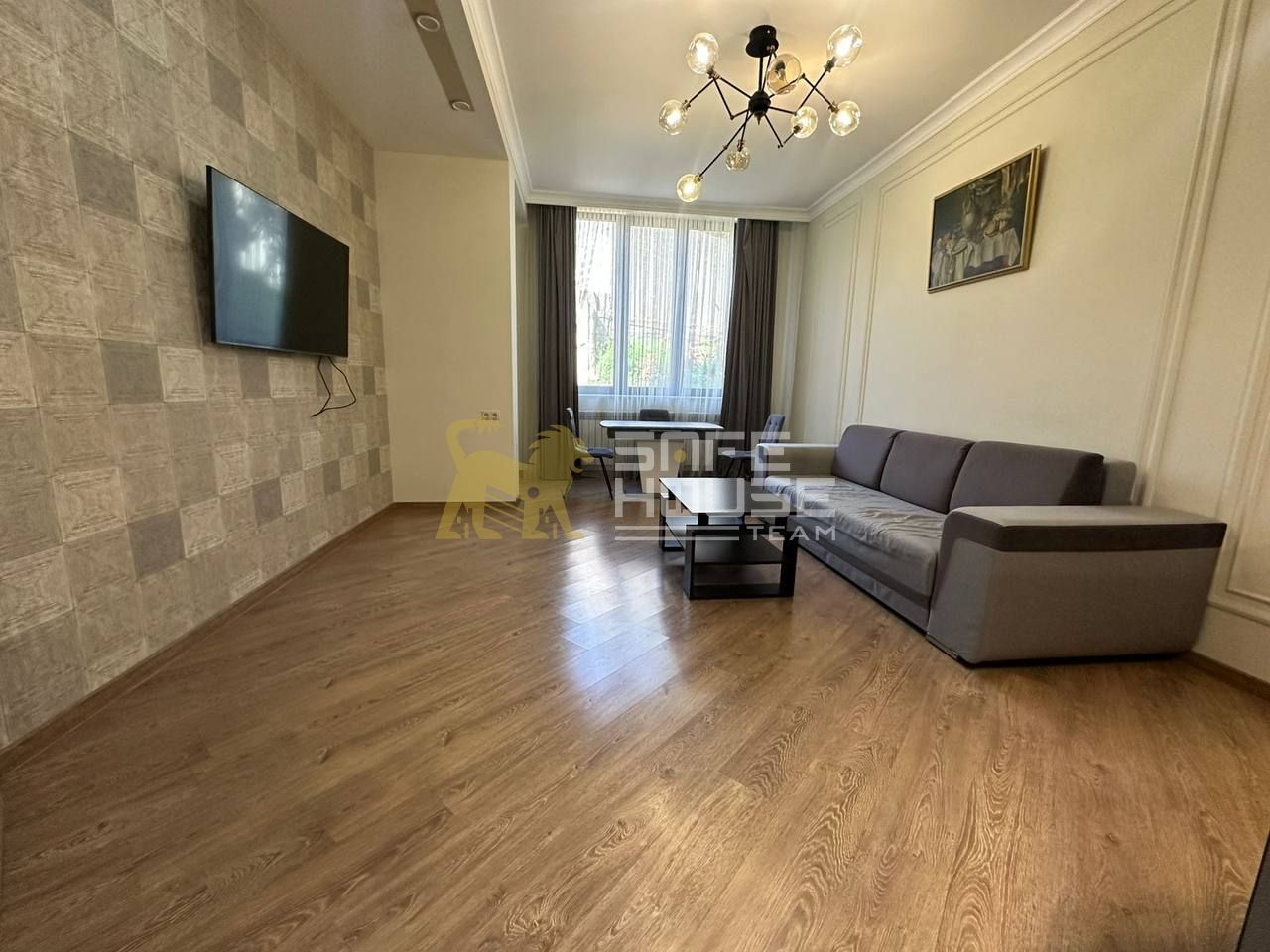 Վաճառքի 4 սենյականոց բնակարան