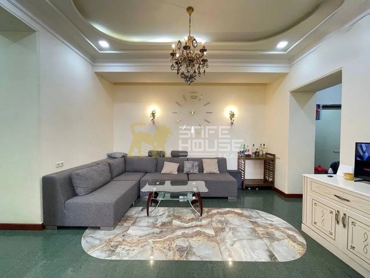 Վարձակալության 4 սենյականոց բնակարան