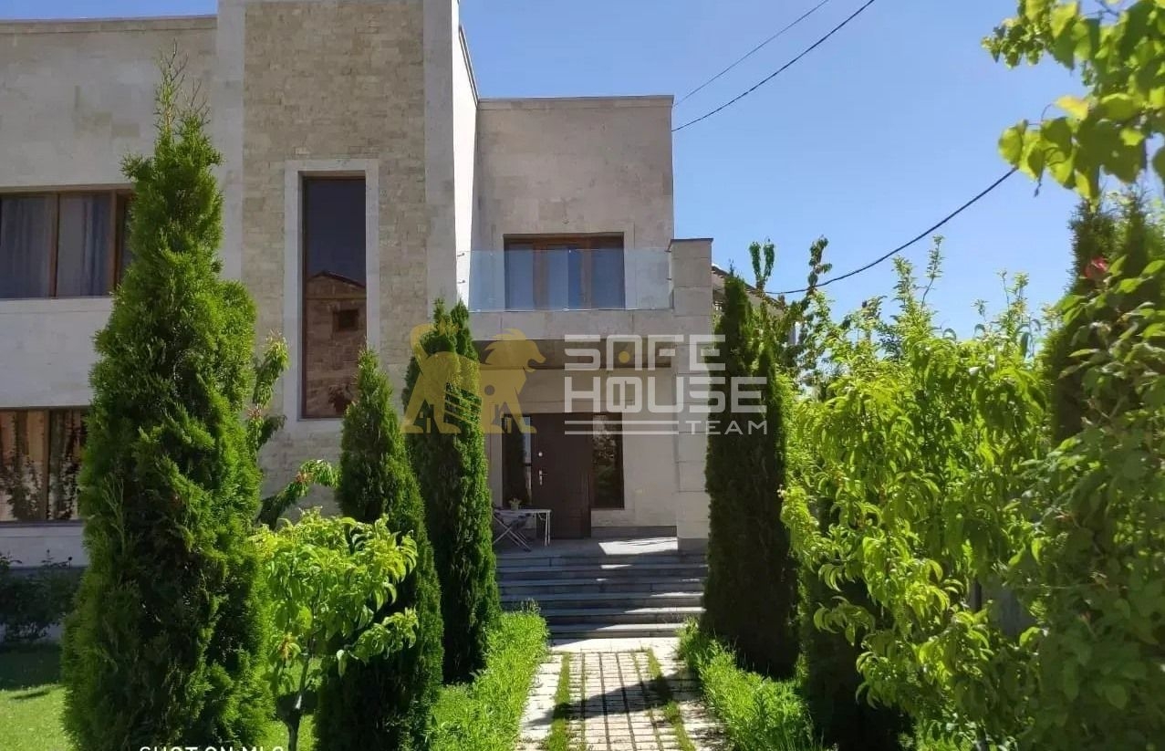 Վաճառքի գեղեցիկ առանձնատուն