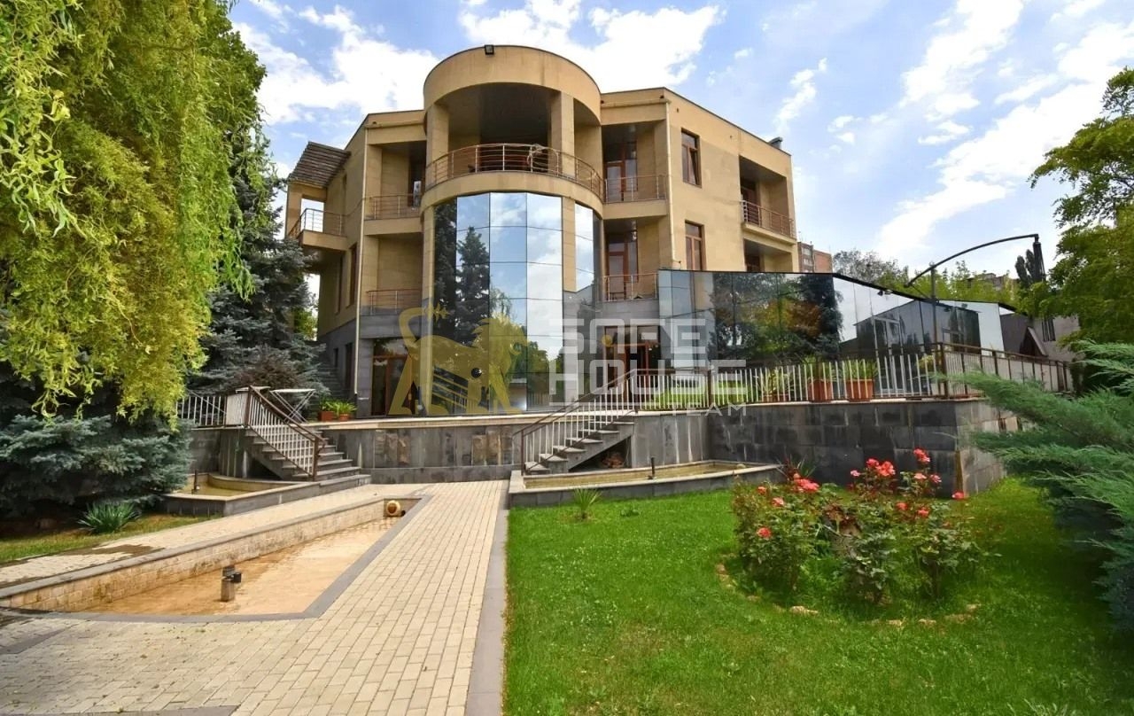 Վաճառքի շքեղ առանձնատուն