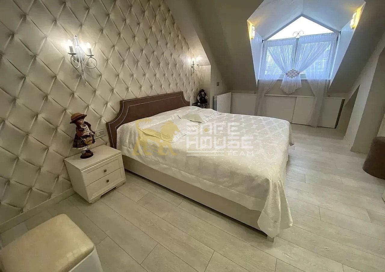 Վաճառքի երեք սենյականոց բնակարան