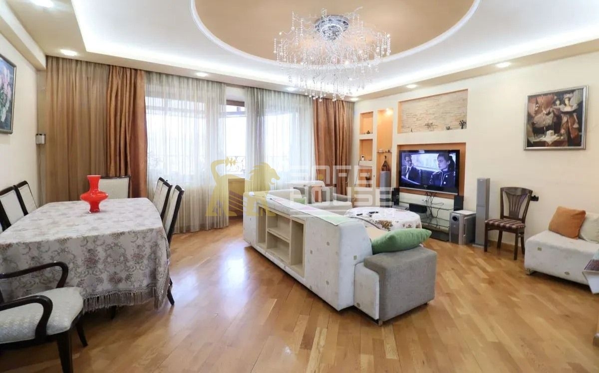 Վաճառքի 4 սենյականոց բնակարան