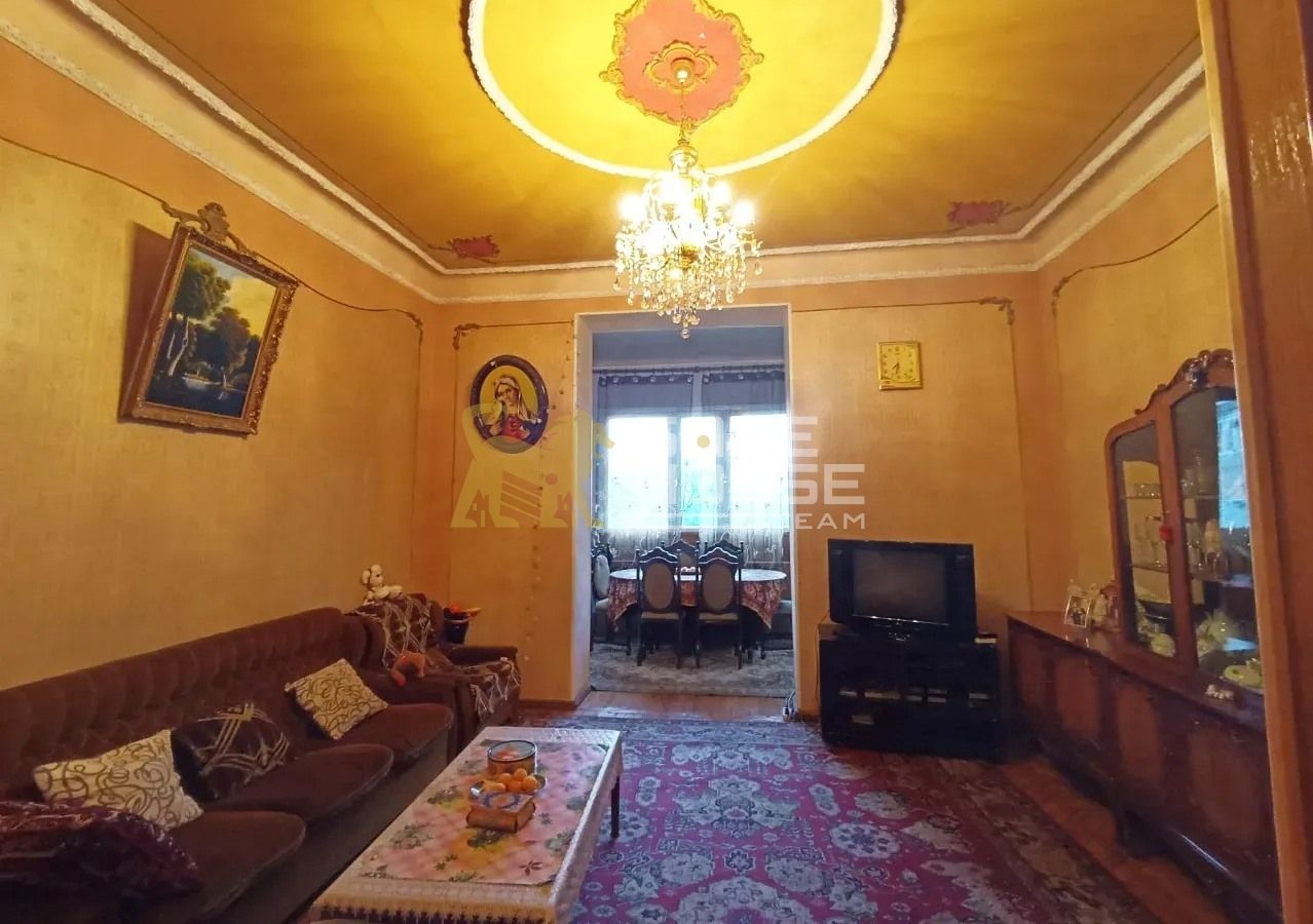 Վաճառքի 3 սենյականոց բնակարան