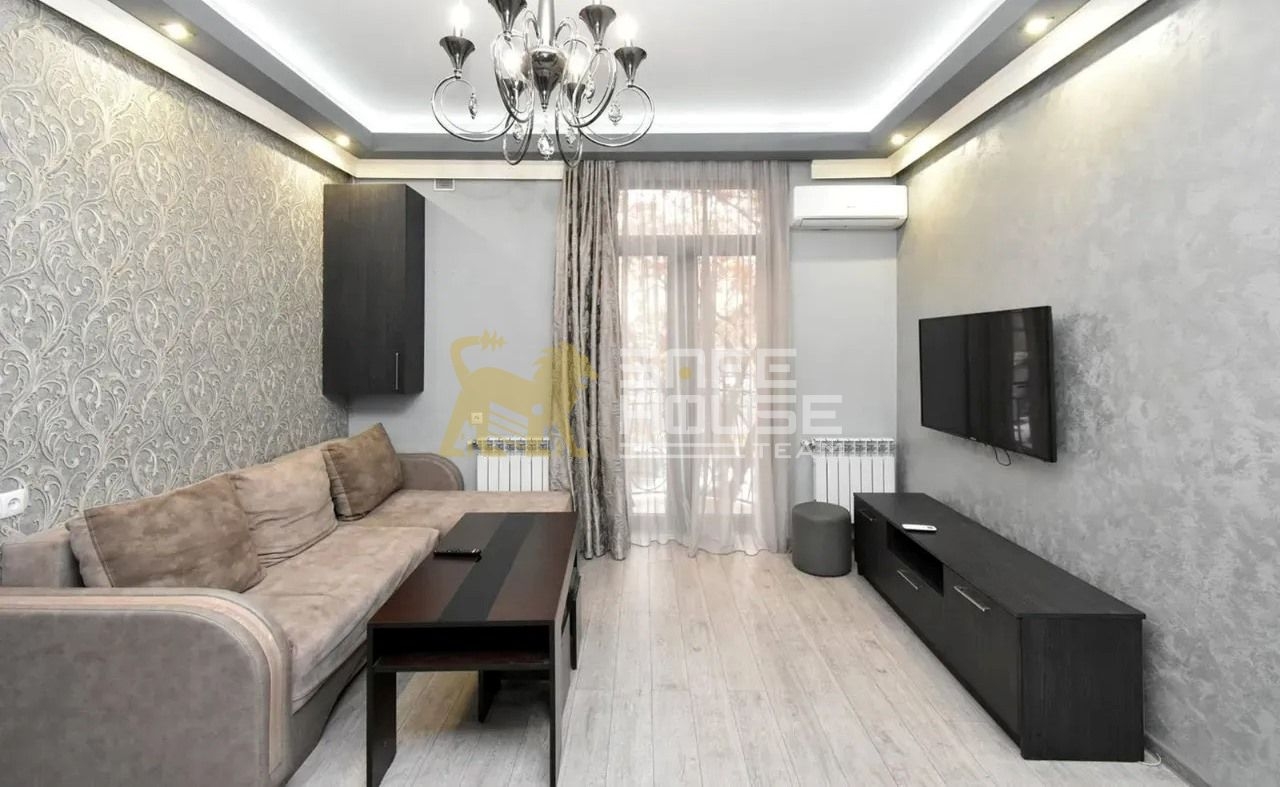 2 սենյականոց բնակարան Մարշալ Բաղրամյան պողոտայում, 45 քմ, 2/5 հարկ, բարձր առաստաղներ