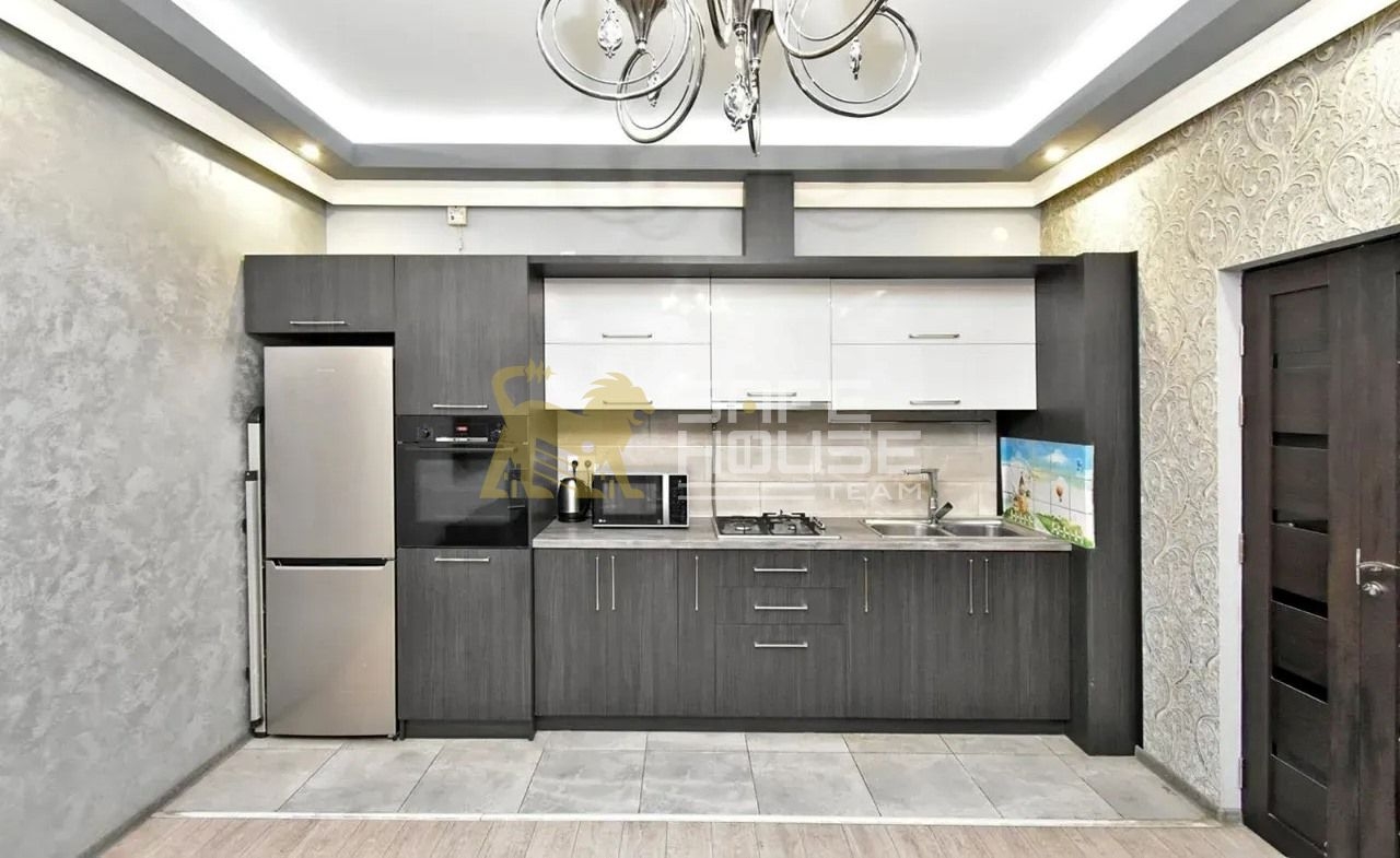 2 սենյականոց բնակարան Մարշալ Բաղրամյան պողոտայում, 45 քմ, 2/5 հարկ, բարձր առաստաղներ