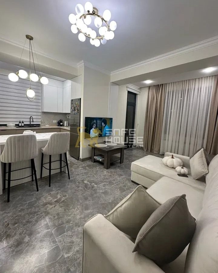 Վաճառքի 4 սենյականոց բնակարան