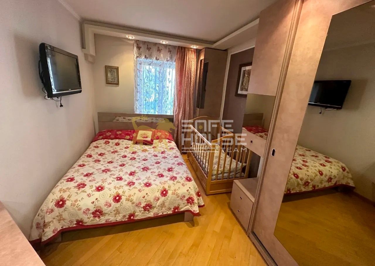 Վաճառքի 4 սենյականոց բնակարան