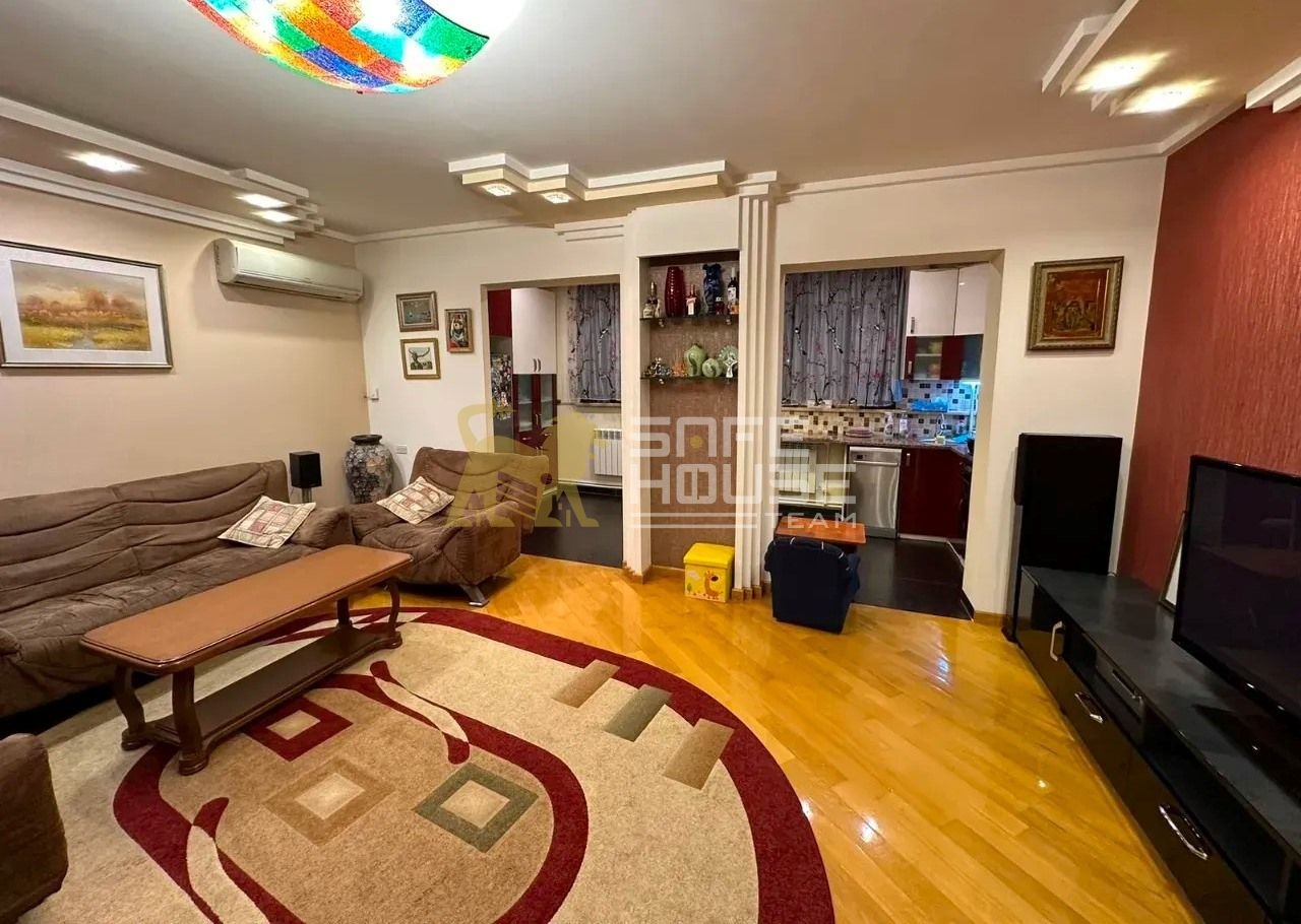 Վաճառքի 4 սենյականոց բնակարան