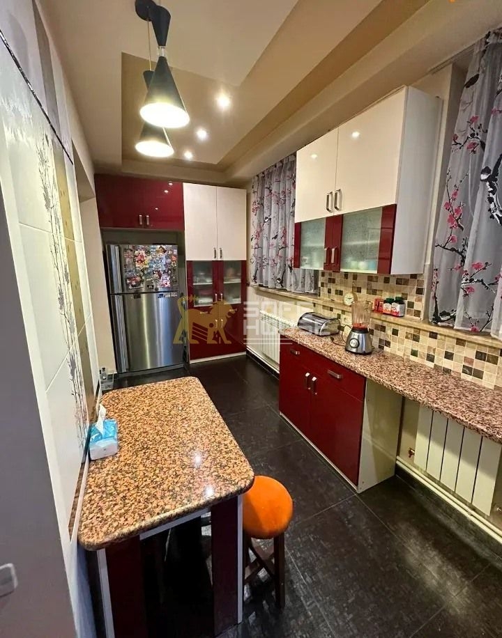 Վաճառքի 4 սենյականոց բնակարան