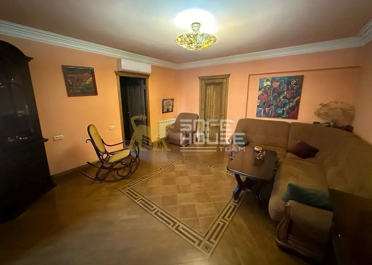 Վաճառքի 3 սենյականոց բնակարան