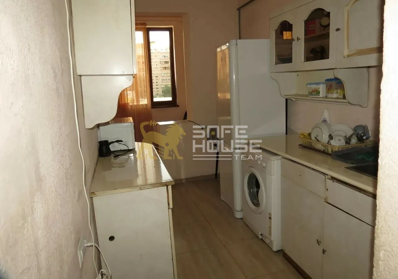 Վաճառքի 3 սենյականոց բնակարան 