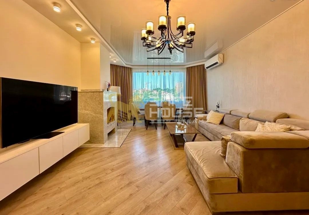 Վաճառքի 5 սենյականոց բնակարան