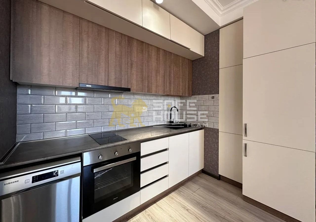 Վաճառքի 3 սենյականոց բնակարան 