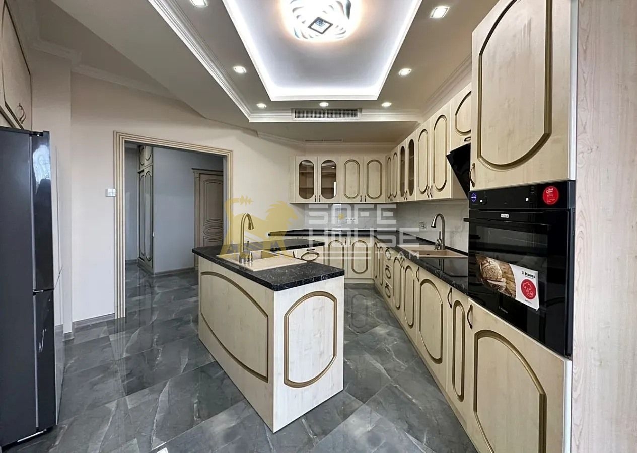 Վաճառքի 5 սենյականոց բնակարան
