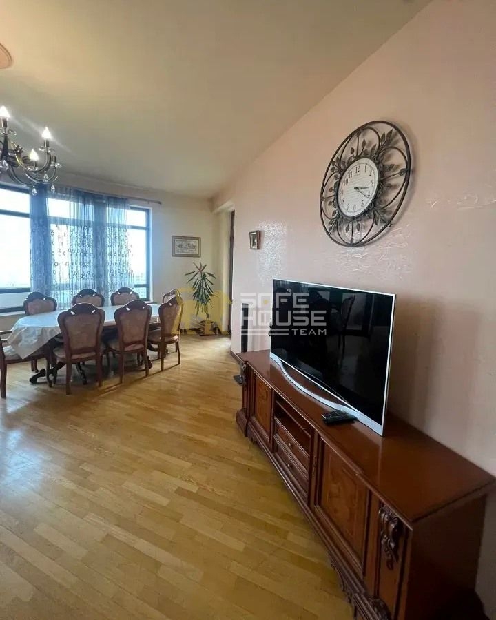 Վաճառքի 3 սենյականոց բնակարան 