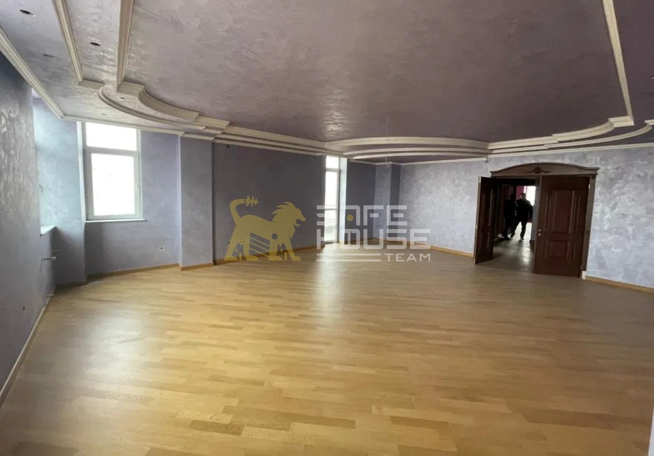 Վաճառքի 4 սենյականոց բնակարան