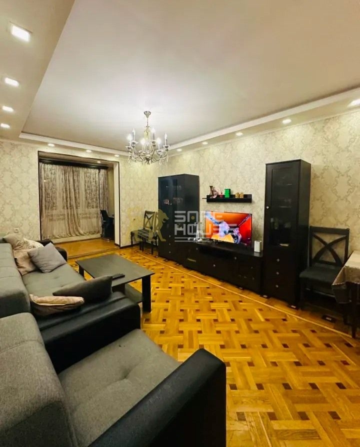 Վաճառքի 3 սենյականոց բնակարան 