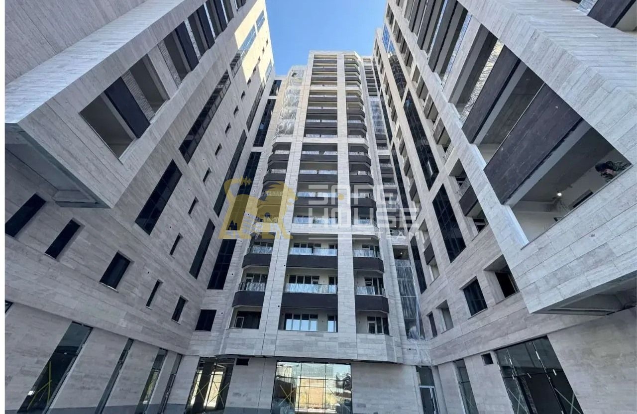 Վաճառքի 4 սենյականոց բնակարան