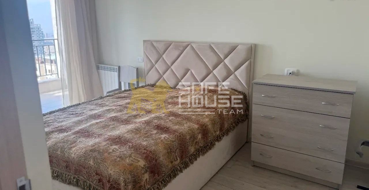 տրվում է օրավարձով  2 սենյականոց գեղեցիկ բնակարան 