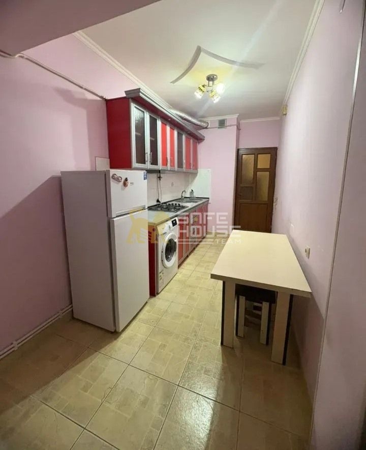 3 Սենյականոց Բնակարան,   Կապիտալ Վերանորոգված, Կահավորված։
