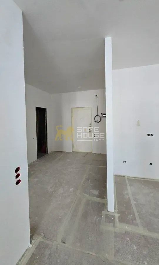 Վաճառքի 4 սենյականոց բնակարան 